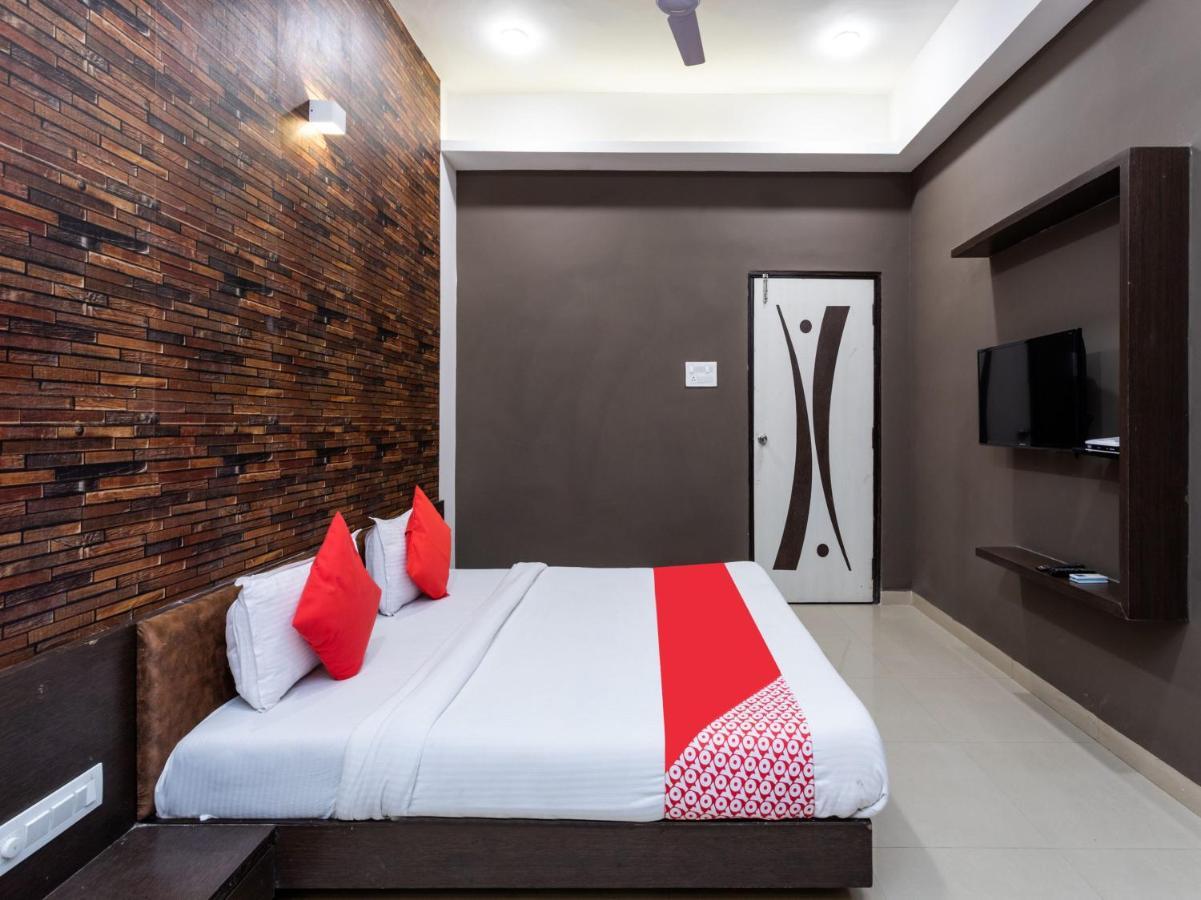 Oyo 72937 Hotel Tyagraj Agra  Bagian luar foto
