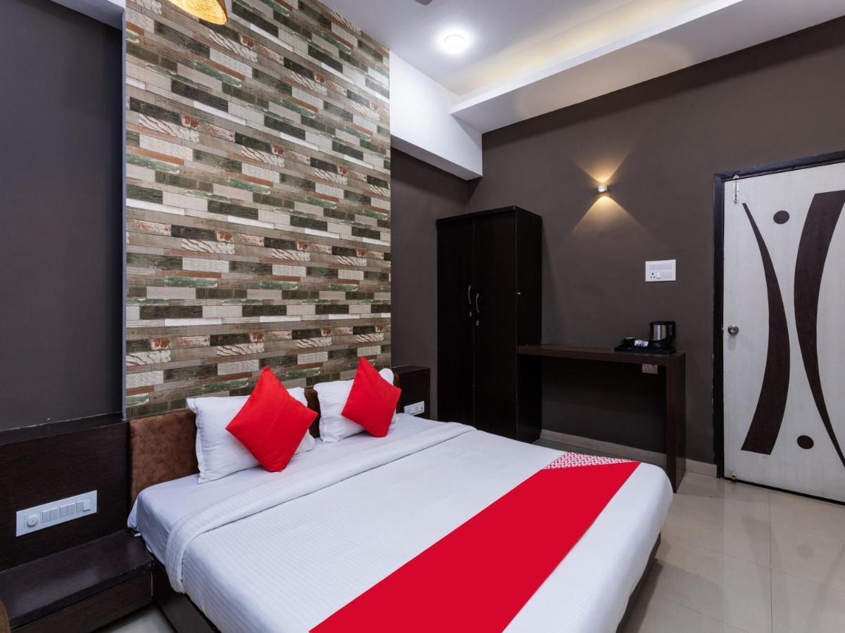 Oyo 72937 Hotel Tyagraj Agra  Bagian luar foto