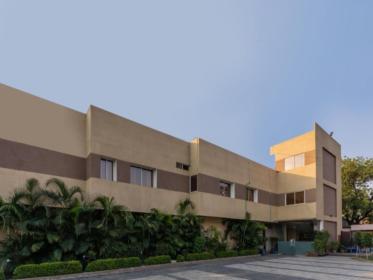 Oyo 72937 Hotel Tyagraj Agra  Bagian luar foto